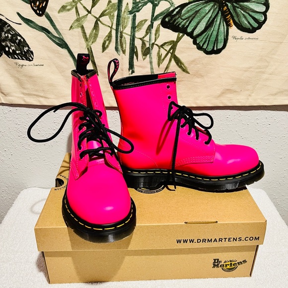Dr. Martens Shoes - 🌸Dr Martens pink 1460 boot🌸Ladies 6 Worn once Like New🌸